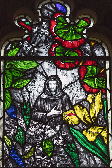 pelham olive armorial stained glass window by john reyntiens